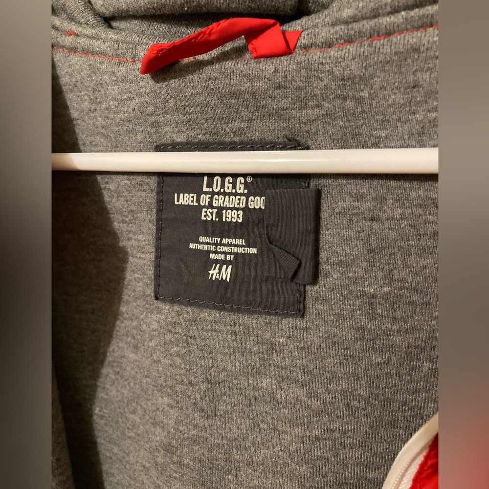 H&M Red Zip Up Windbreaker Jacket - Picture 5 of 5